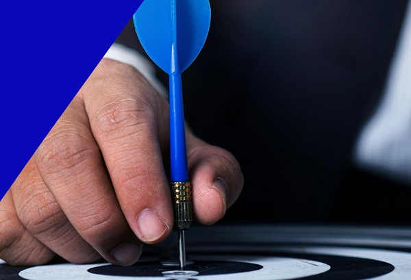 一、一份给到顶尖人才的长期合约